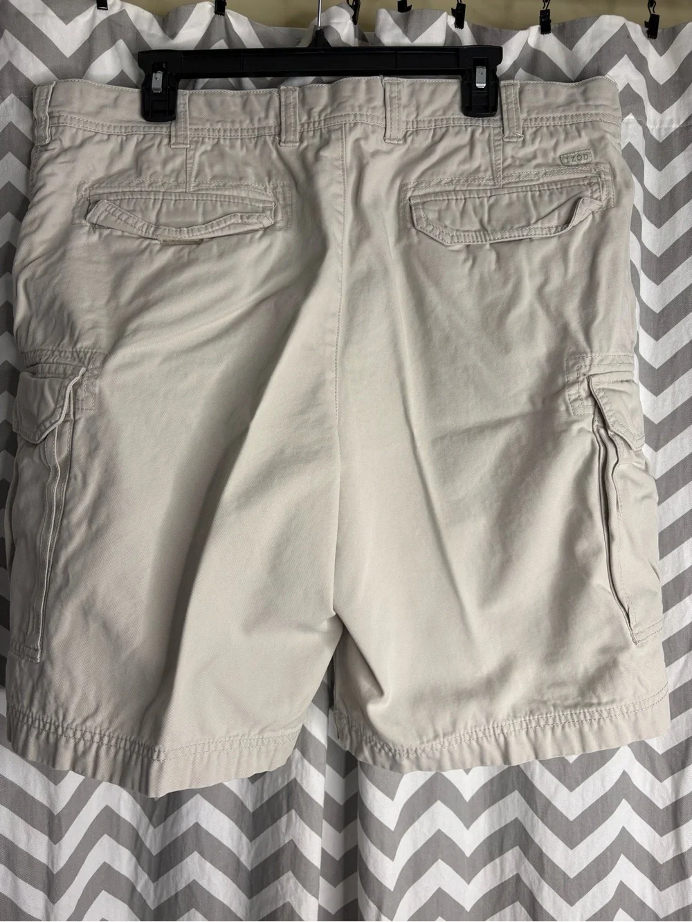 Izod light beige